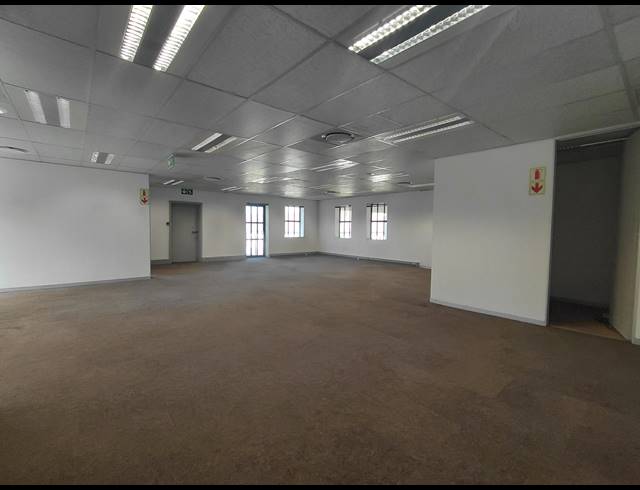 378M² OFFICE TO LET IN BRYANSTON